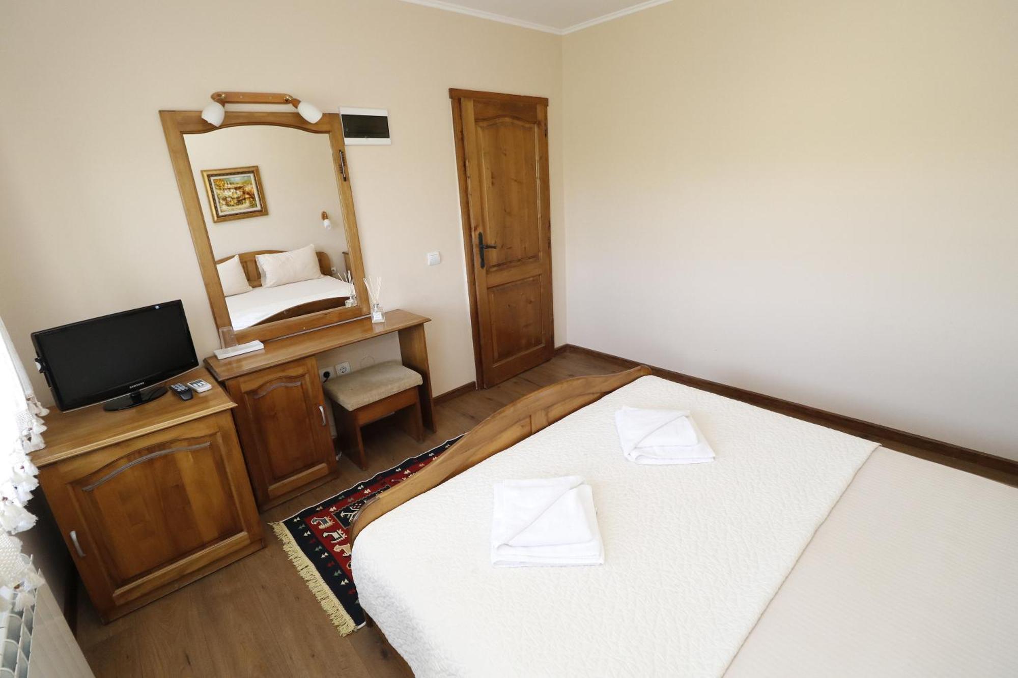 Family Hotel Arbanashka Sreshta Arbanasi Buitenkant foto