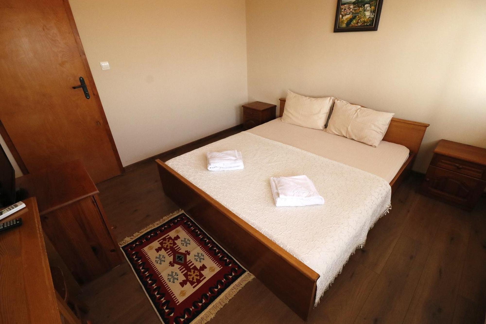 Family Hotel Arbanashka Sreshta Arbanasi Buitenkant foto