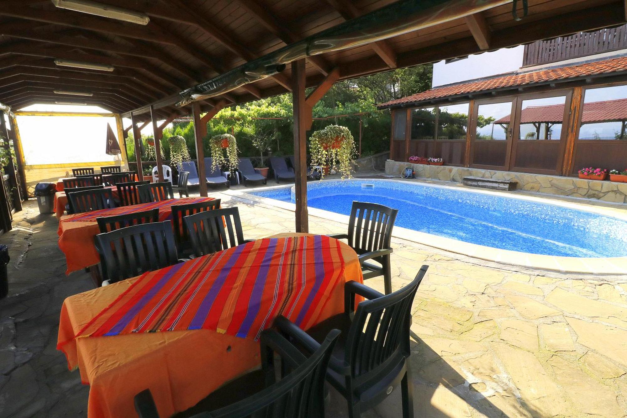 Family Hotel Arbanashka Sreshta Arbanasi Buitenkant foto
